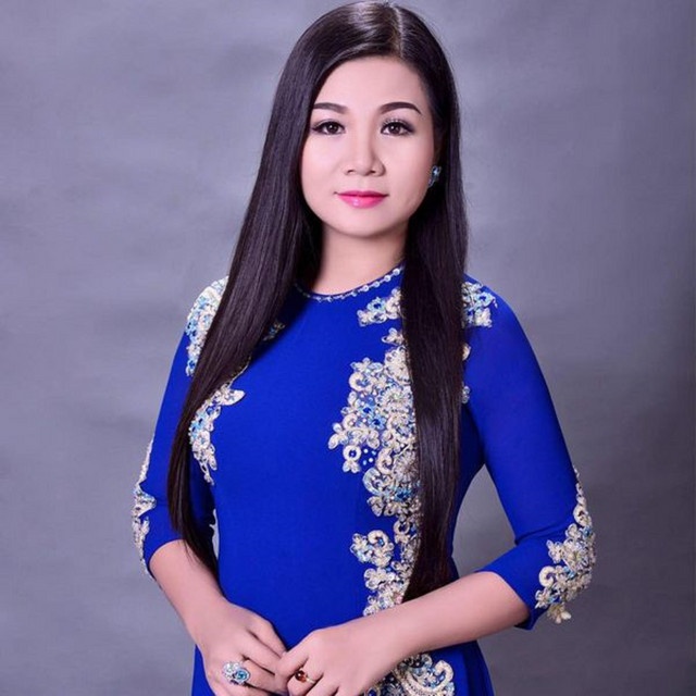duong-hong-loan-ao-moi-ca-mau